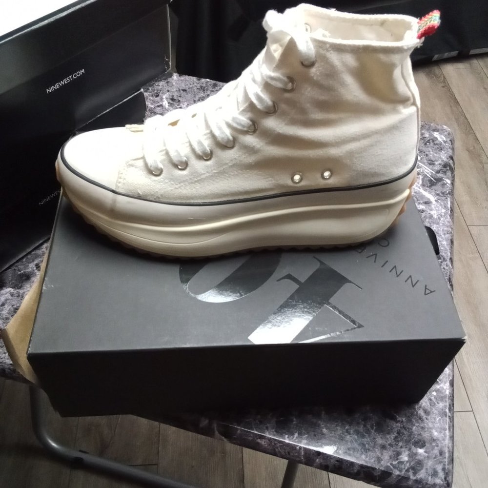 Sporty Gym Shoes